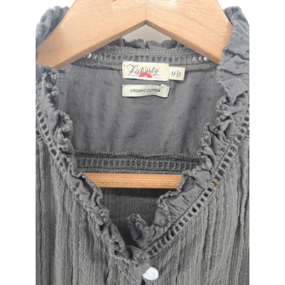 Faherty Willa Blouse Womens M Charcoal Gray Ruffle Neck Button Front EUC